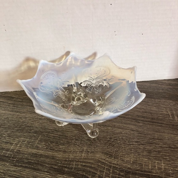 Antique Northwood Inverted Fan and Feather Footed Card Receiver Bowl - Picture 3 of 10